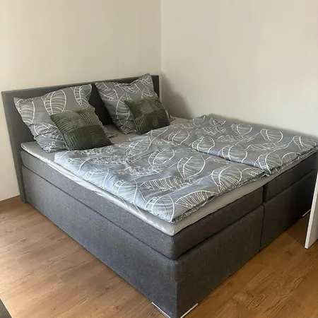 Uebernachte Bei Wilson Regensburg